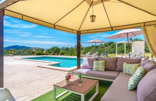 Moscari Casa | Holiday Home Es Cos by Interhome
