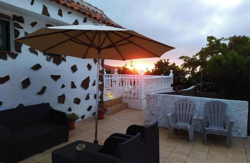 Icod de los Vinos Casa | Casa de vacaciones LaCerca con vistas al mar, piscina, Wi-Fi y jardín
