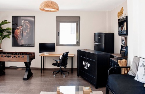 Palomares del Río Casa | Casa de vacaciones 'Casa Moderna Con Piscina' con piscina privada, Wi-Fi y aire acondicionado