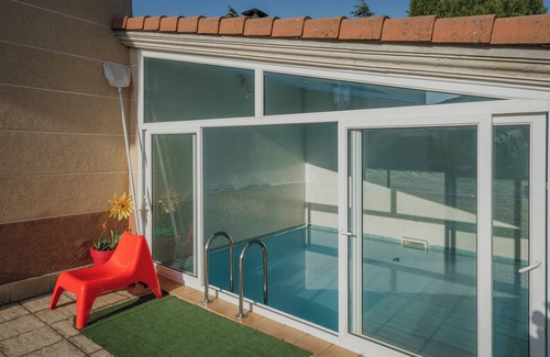 San Millan de Lara Casa | Casa de vacaciones 'San Pelayo' con vistas a la montaña, piscina compartida y terraza privada