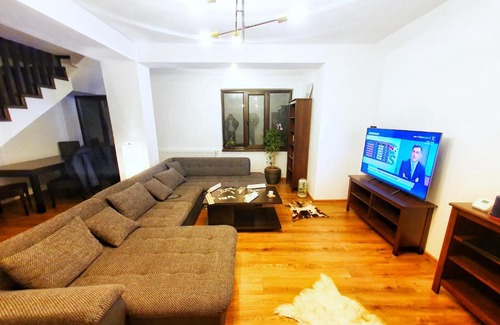 Orsova Casa | Holiday Home ESKU