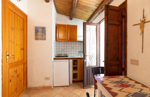 Buseto Palizzolo Casa | Casa de vacaciones 'Fattoria Spezia - Nespola' con piscina compartida, jardín y Wi-Fi común