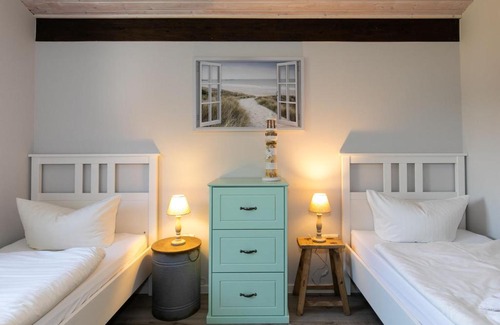 Fedderwardersiel Casa | Holiday Home Fedderwardersiel-1 by Interhome