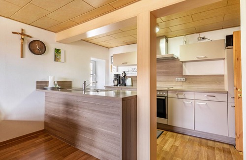 Frankenhofen Casa | Casa de vacaciones 'Ferienhaus Em Biehl' con terraza, jardín y Wi-Fi