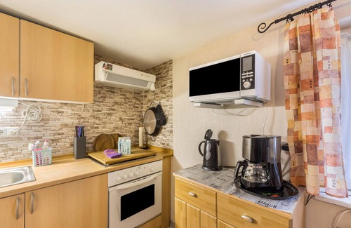 Borkheide Casa | Casa de vacaciones 'Ferienhäuschen Wils' con piscina compartida, terraza privada y Wi-Fi
