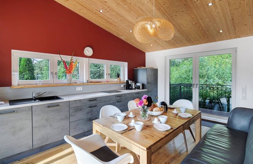 Liebenau Apartamento | Casa de vacaciones "Ferienhaus Das Große Paradies" con sauna, jardín, bañera de hidromasaje y Wi-Fi