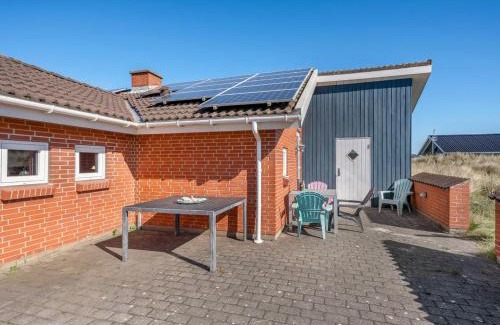 Bjerregard Strand Casa | Holiday Home Fia - from the sea by Interhome