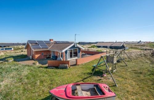 Bjerregard Strand Casa | Holiday Home Fia - from the sea by Interhome