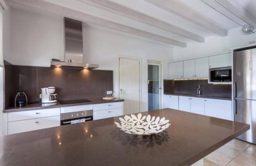 Capdepera Casa | Casa de vacaciones 'Finca Canyamel Golf Beach' con vistas a la montaña, piscina privada y Wi-Fi