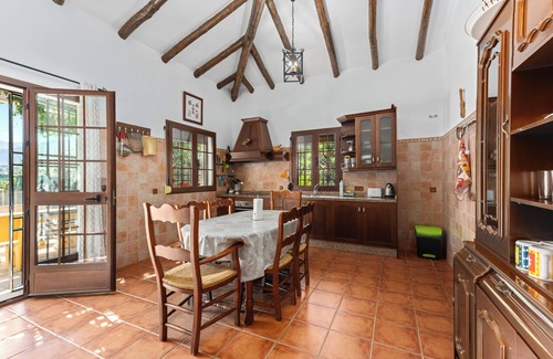 Jubrique Casa | Casa de vacaciones 'Finca Rural Mazuqueto' con vistas a la montaña, piscina privada y Wi-Fi