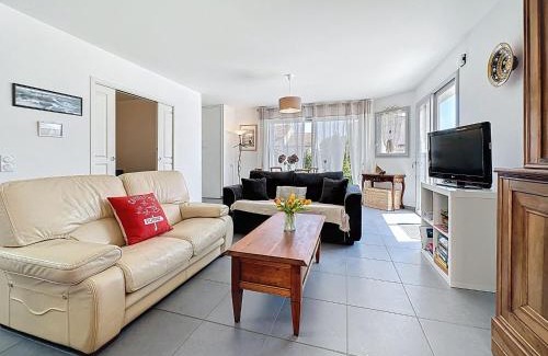 La Bernerie-en-Retz Casa | Holiday Home Les Embruns by Interhome