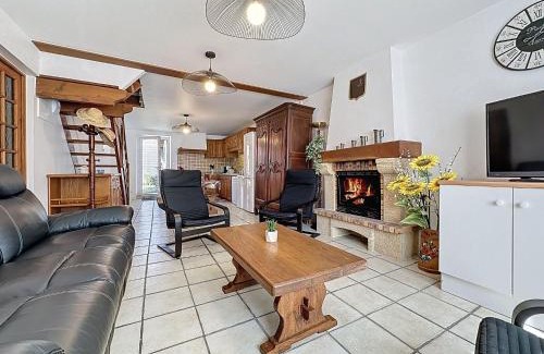 La Bernerie-en-Retz Casa | Holiday Home Les Dunes by Interhome