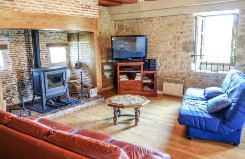 La Chapelle-aux-Saints Casa | Holiday Home Maison Bonneval by Interhome