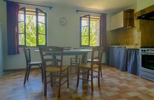 La Motte-Chalancon Casa | Casa de vacaciones 'Fonfroide, Drome Provençale' con vistas a la montaña y jardín privado