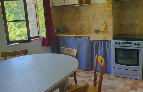 La Motte-Chalancon Casa | Casa de vacaciones 'Fonfroide, Drome Provençale' con vistas a la montaña y jardín privado