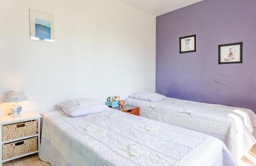Saint-Germain-sur-Ay Casa | Holiday Home Colibri by Interhome