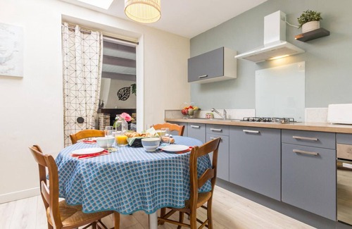 Sainte-Mere-Eglise Cabaña | Casa de Vacaciones en Sainte-Mère Église, Jardín Privado