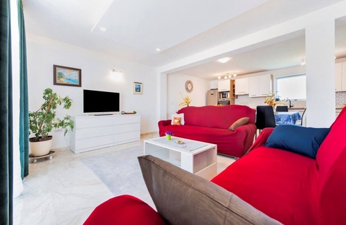 Debeljuhi Casa | Holiday Home Fradelani with Private Pool