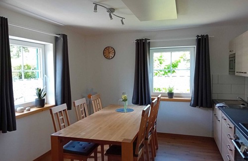 Rofingen Casa | Holiday Home 'Frieda' with Private Garden and Wi-Fi