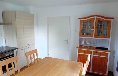 Rofingen Casa | Holiday Home 'Frieda' with Private Garden and Wi-Fi
