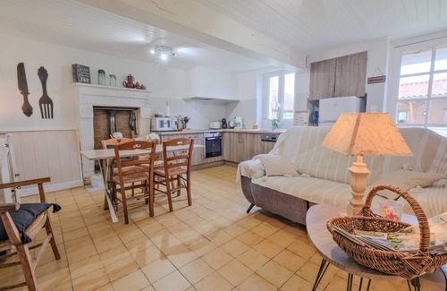 Allemans Casa | Casa de vacaciones 'Gîte Le Moutat-Chez Georges' con terraza privada, jardín privado y Wi-Fi