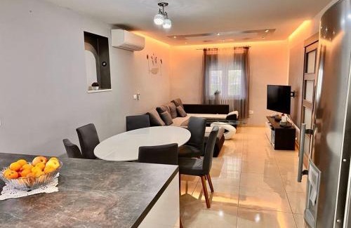 Kastel Novi Apartamento | Holiday home Gamaliel