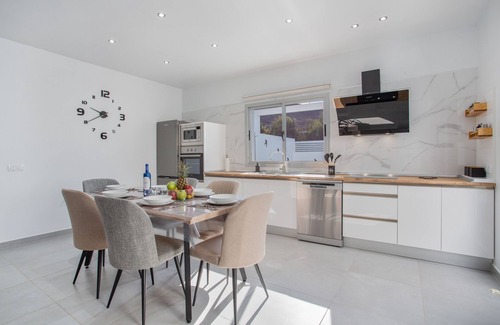 Gran Tarajal Casa | Casa de vacaciones 'Gara' con vistas al mar, Wi-Fi y aire acondicionado