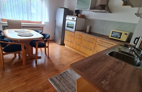 Leipheim Casa | Casa de vacaciones 'Gemütliches Haus Legoland Nah' con terraza compartida, jardín compartido y Wi-Fi