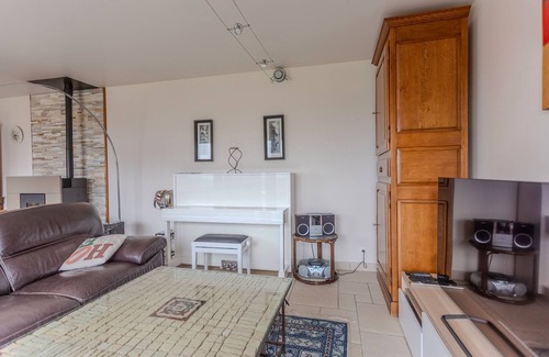 Buzy Casa | Casa de Vacaciones 'Gîte Gousseau' con Vista a la Montaña, Terraza Privada y Wi-Fi