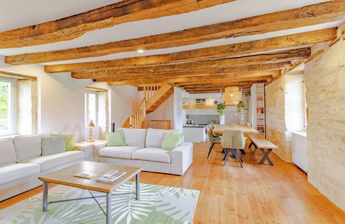Jayac Casa | Casa de vacaciones 'Gîte La Mauratie' con piscina compartida, terraza privada y Wi-Fi