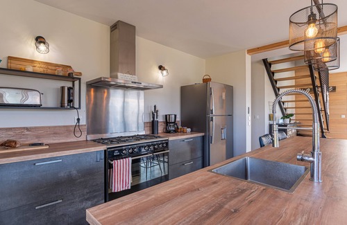Sarzeau Casa | Casa de vacaciones 'Gite Ty Laouen' con terraza privada y Wi-Fi