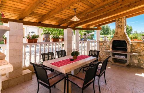 Sveti Lovrec Casa | Holiday Home Glavica by Interhome