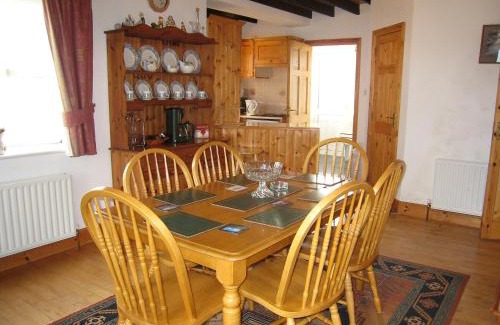 Valley Casa | Holiday Home Glenvale Cottage by Interhome