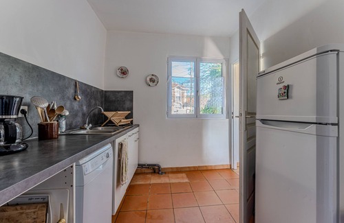 Belin-Beliet Casa | Holiday Home 'Grange Au Tilleul' with Private Garden and Wi-Fi