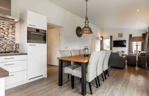 Gasthuis Casa | Holiday Home Green Resort Mooi Bemelen-1 by Interhome