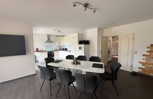 Beselin Casa | Casa de vacaciones 'Großes Im Grünen -' con terraza privada, jardín privado y wifi