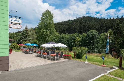 Warmensteinach Casa | Casa de vacaciones 'Gruppenferienhaus Dressel' con vistas a la montaña, terraza compartida y Wi-Fi