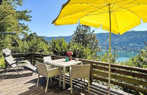 Annenheim Casa | Holiday Home Häuschen am Waldrand by Interhome