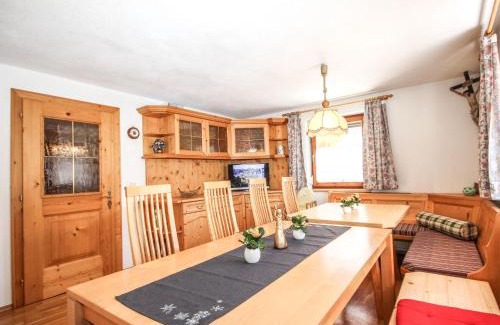 Flirsch Casa | Holiday Home Hölzl by Interhome