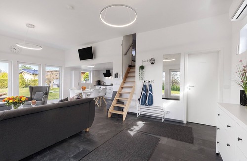 Oberhavel Casa | Casa de vacaciones 'Happy-Nest' con piscina compartida, Wi-Fi y aire acondicionado