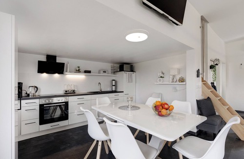 Oberhavel Casa | Casa de vacaciones 'Happy-Nest' con piscina compartida, Wi-Fi y aire acondicionado