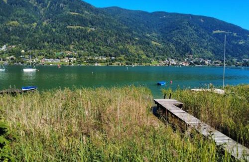 Landskron Casa | Holiday Home Haus direkt am Ossiacher See by Interhome
