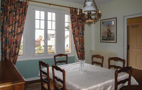 Tredrez-Locquemeau Casa | Holiday Home Hent Gwaz Ar Gouez