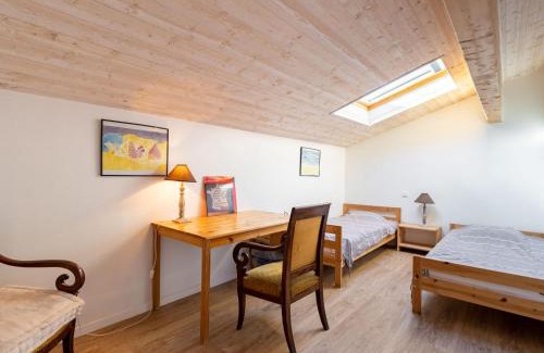 Lacanau Casa | Holiday Home Hibiscus by Interhome