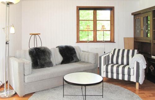 Asarum Casa | Holiday Home Hoka Stugan - B