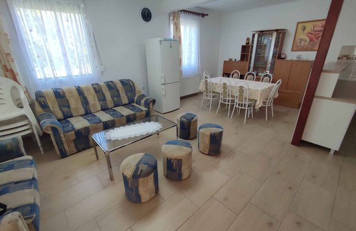 Balatonmariafurdo Casa | Casa vacacional con piscina y terraza
