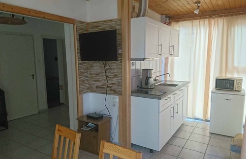 Balatonmariafurdo Casa | Casa vacacional con jardín y barbacoa