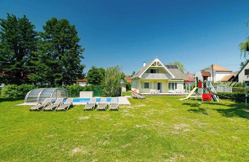 Balatonmariafurdo Casa | Casa vacacional adecuado para niños equipado cerca de la playa