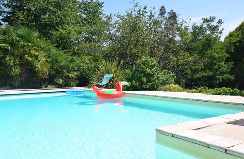 Pont-de-Labeaume Casa | Bonita casa de vacaciones con jardín privado