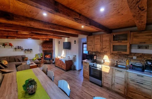 Tounj Casa | Holiday Home Ico - Three Bedroom Holiday Home with Swimming Pool